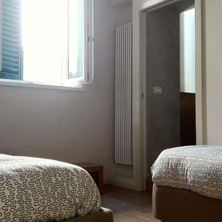 Appartamento Moderno In Centro Storico Lucca Bagian luar foto