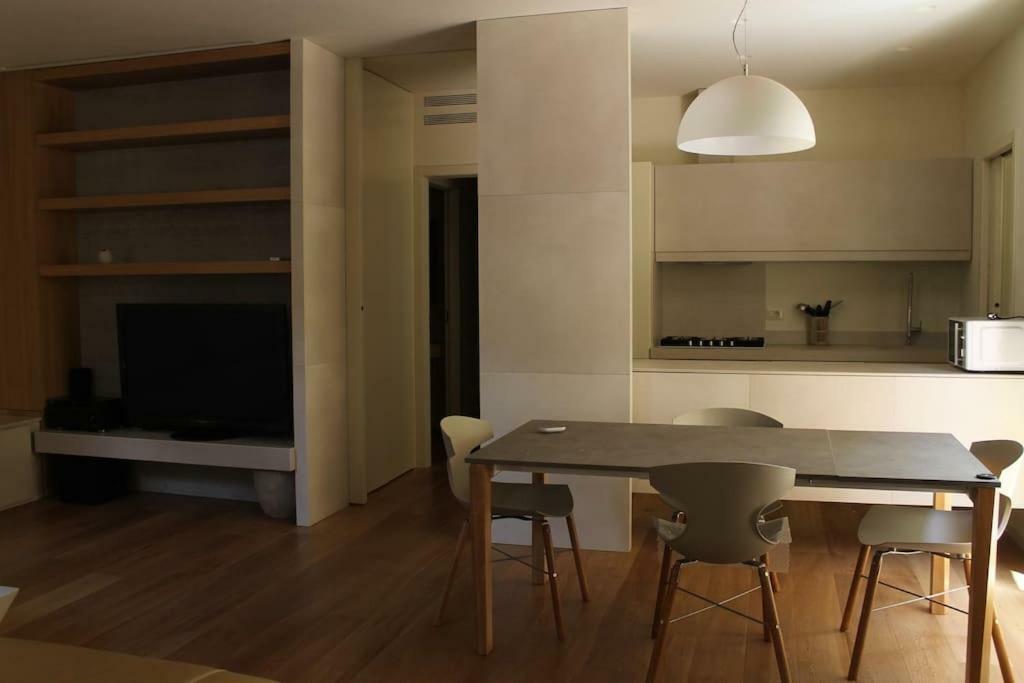 Appartamento Moderno In Centro Storico Lucca Bagian luar foto