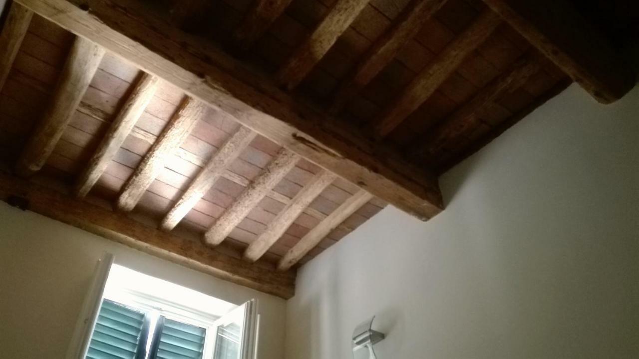 Appartamento Moderno In Centro Storico Lucca Bagian luar foto